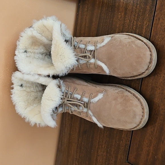 UGG Women's Brown and Cream Lace-Up Winter Boots - Picture 4 of 15